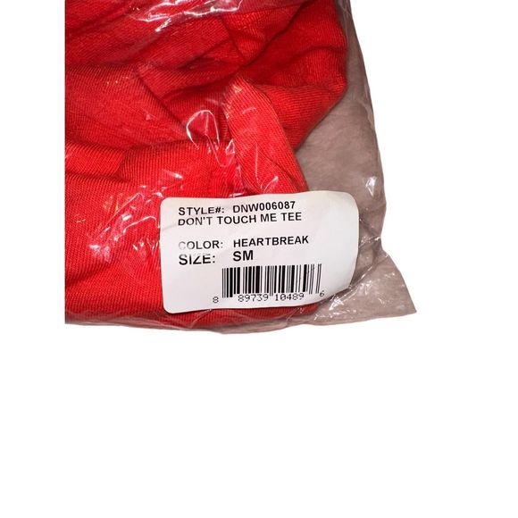 New Daydream Nation Don’t Touch Me Tee Small - Picture 10 of 12